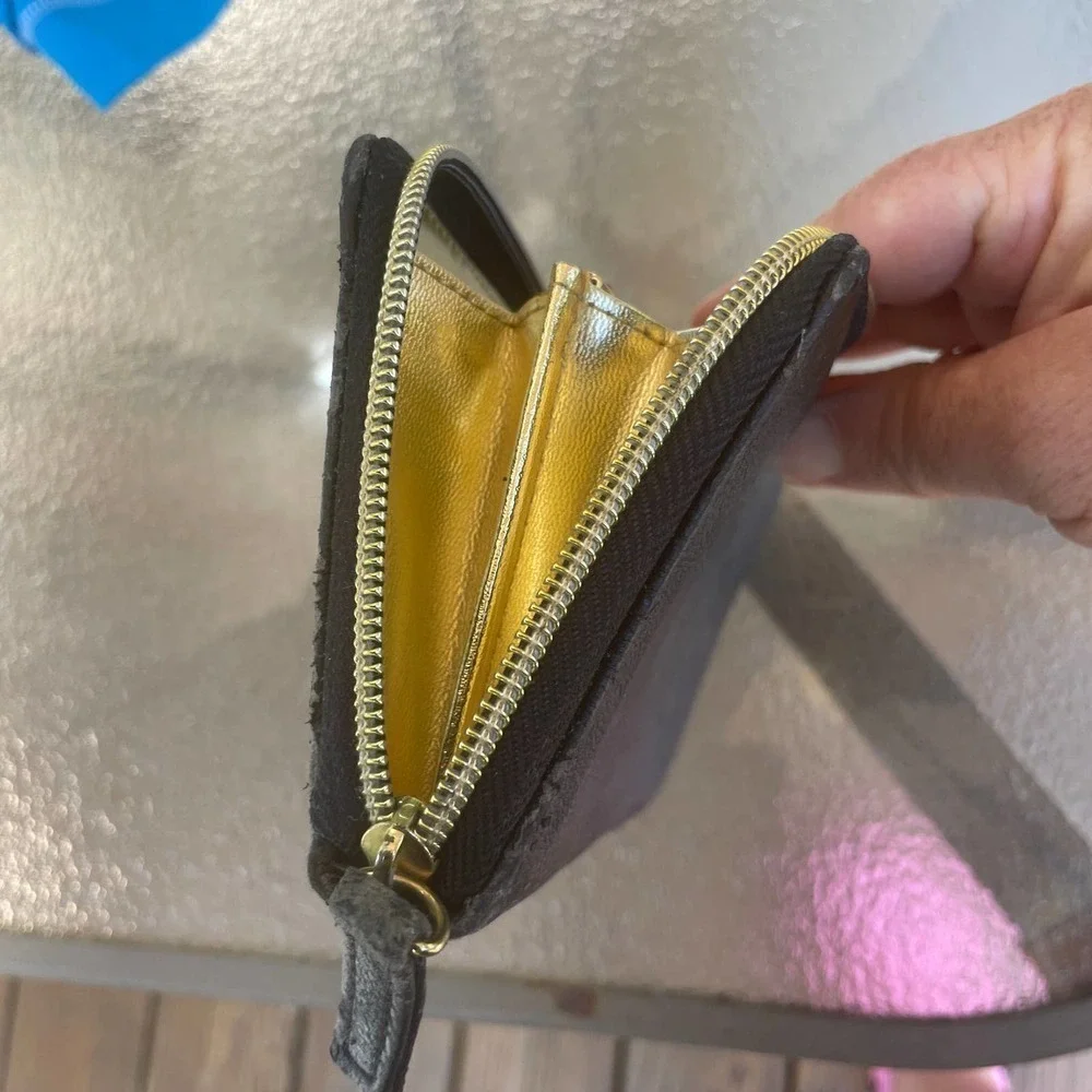 Steve Madden Black Leather Full Size Zip-Around  Wallet